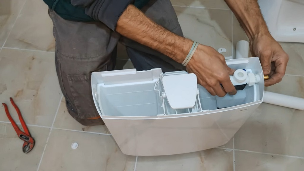 Postavljanje plovka na vodokotliću